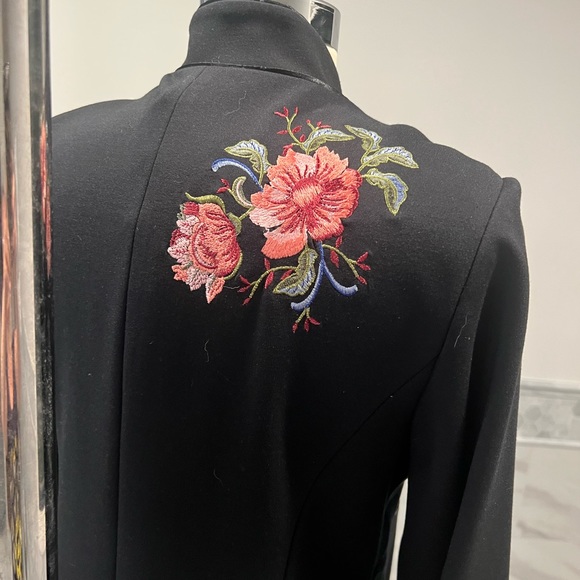 Chico’s Black Embroidered Blazer Jacket Jersey Size Small - Picture 8 of 10